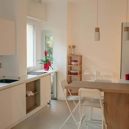 Charlies House By The Sea *